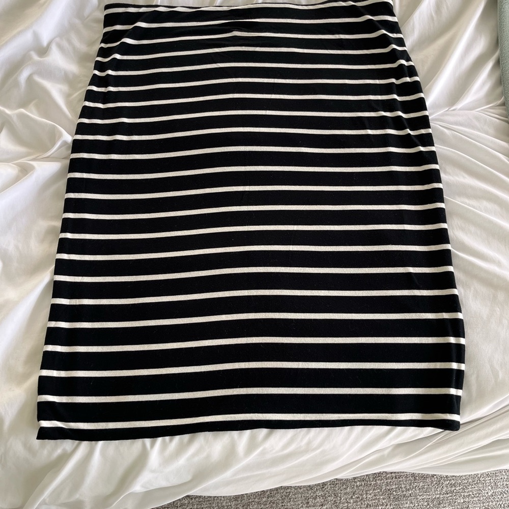 Black white stripe women cotton skirt XL perfect 16 X 24